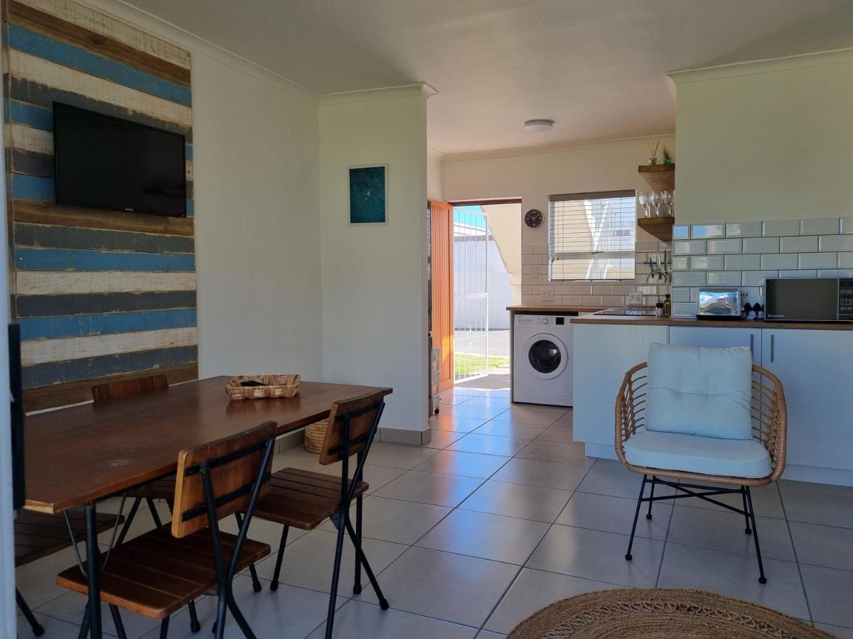 Modern Apartment Close To Kite Beach Langebaan Exterior photo
