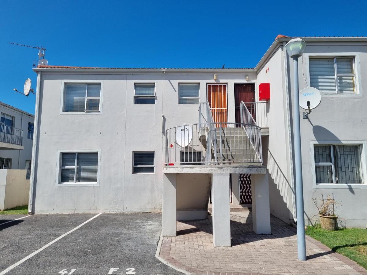 Modern Apartment Close To Kite Beach Langebaan Exterior photo